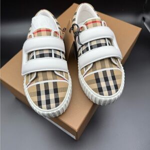 Burberry Kids Plaid Sneakers - White and Beige